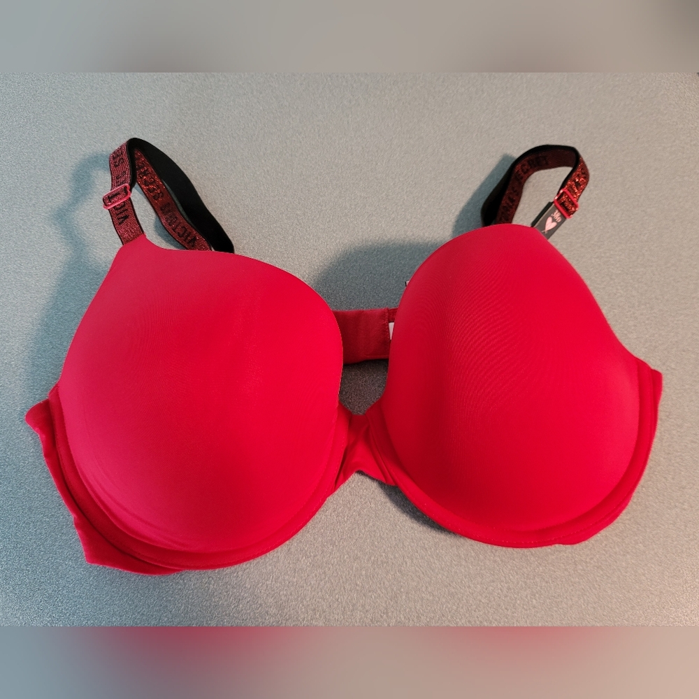 Victoria's Secret Red T-Shirt Bra with Underwire Support NWT